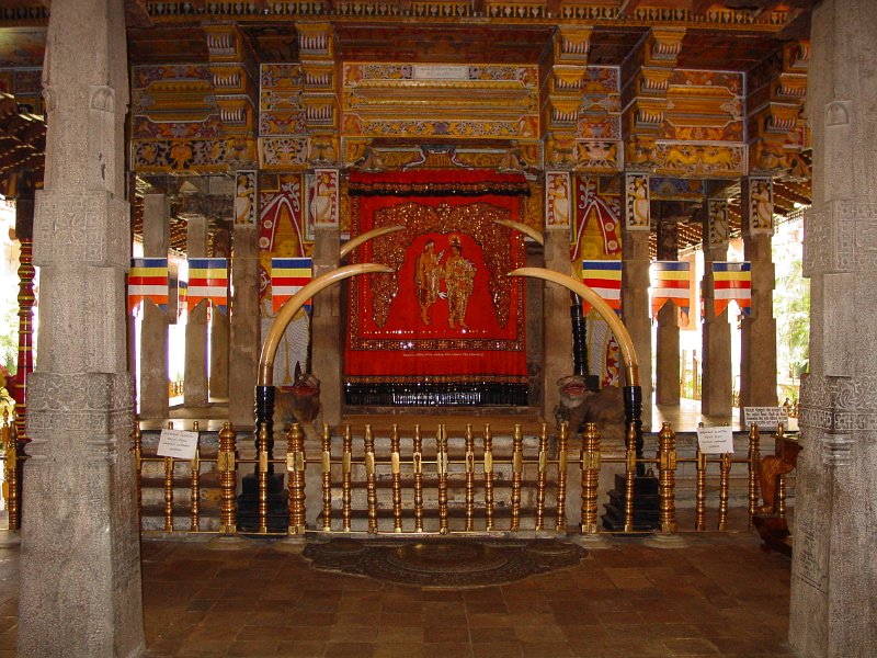 lk_338_kandy_tempel_van_de_tand_A.JPG
